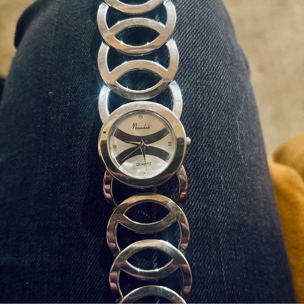 Novadah Women's Silver Tone Quartz Bracelet Fashion Watch - Picture 7 of 7
